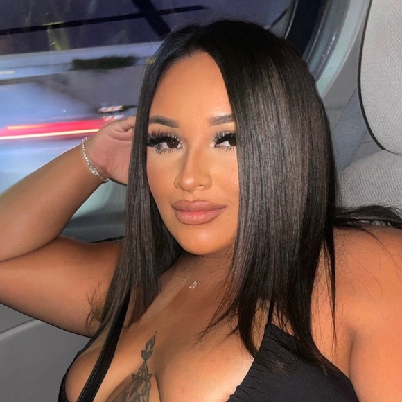 Meet your Posher, Gabriela - Picture 1 of 1